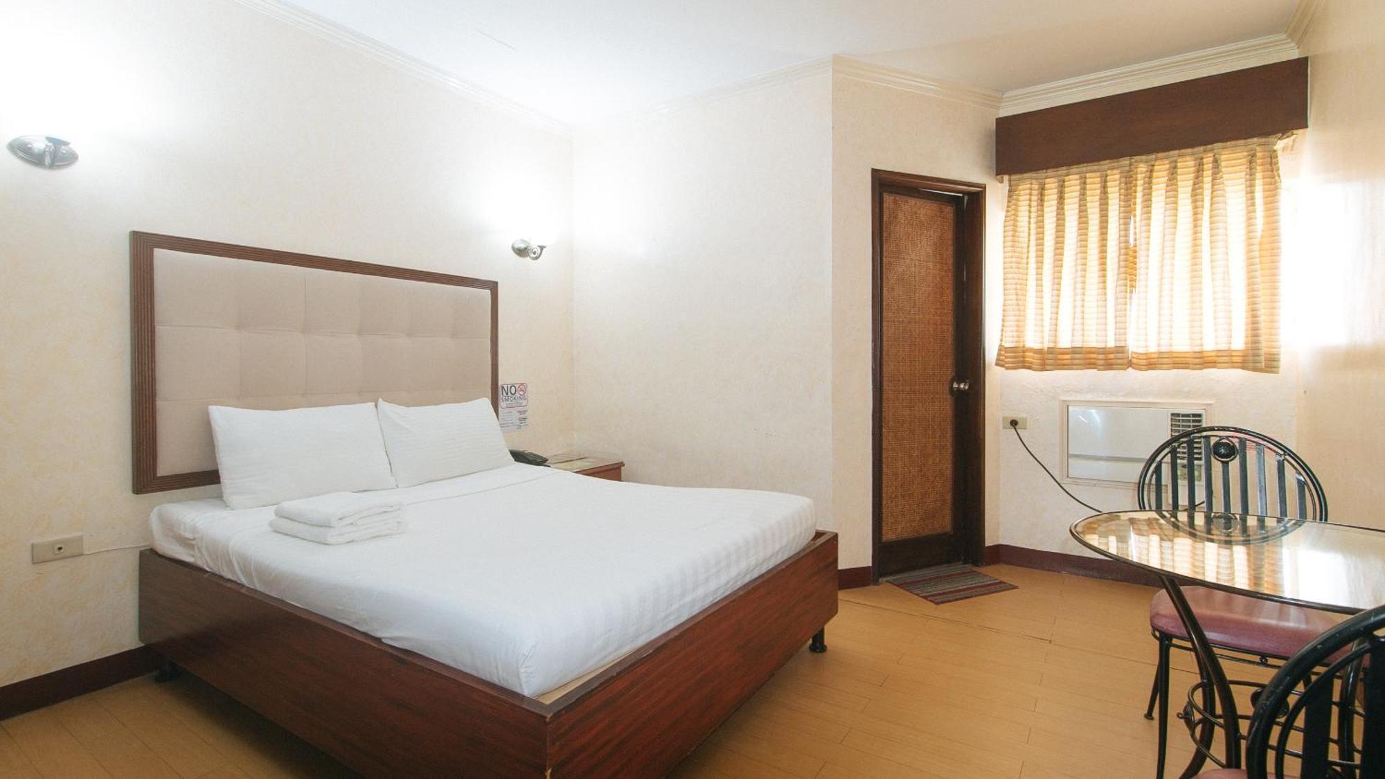 Bliss Hotel Dau Mabalacat Buitenkant foto