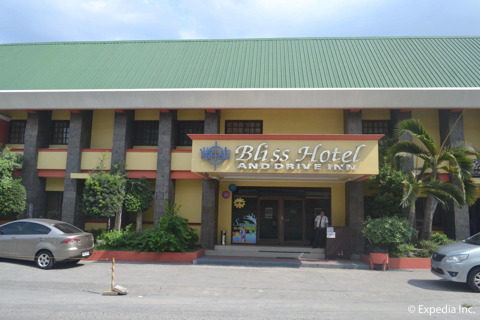 Bliss Hotel Dau Mabalacat Buitenkant foto