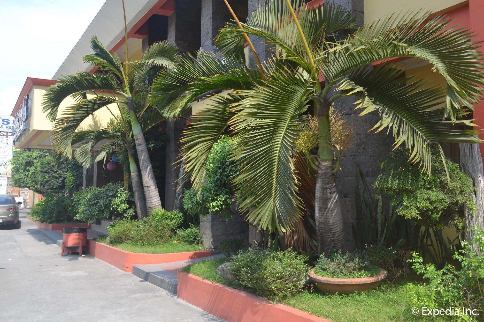 Bliss Hotel Dau Mabalacat Buitenkant foto
