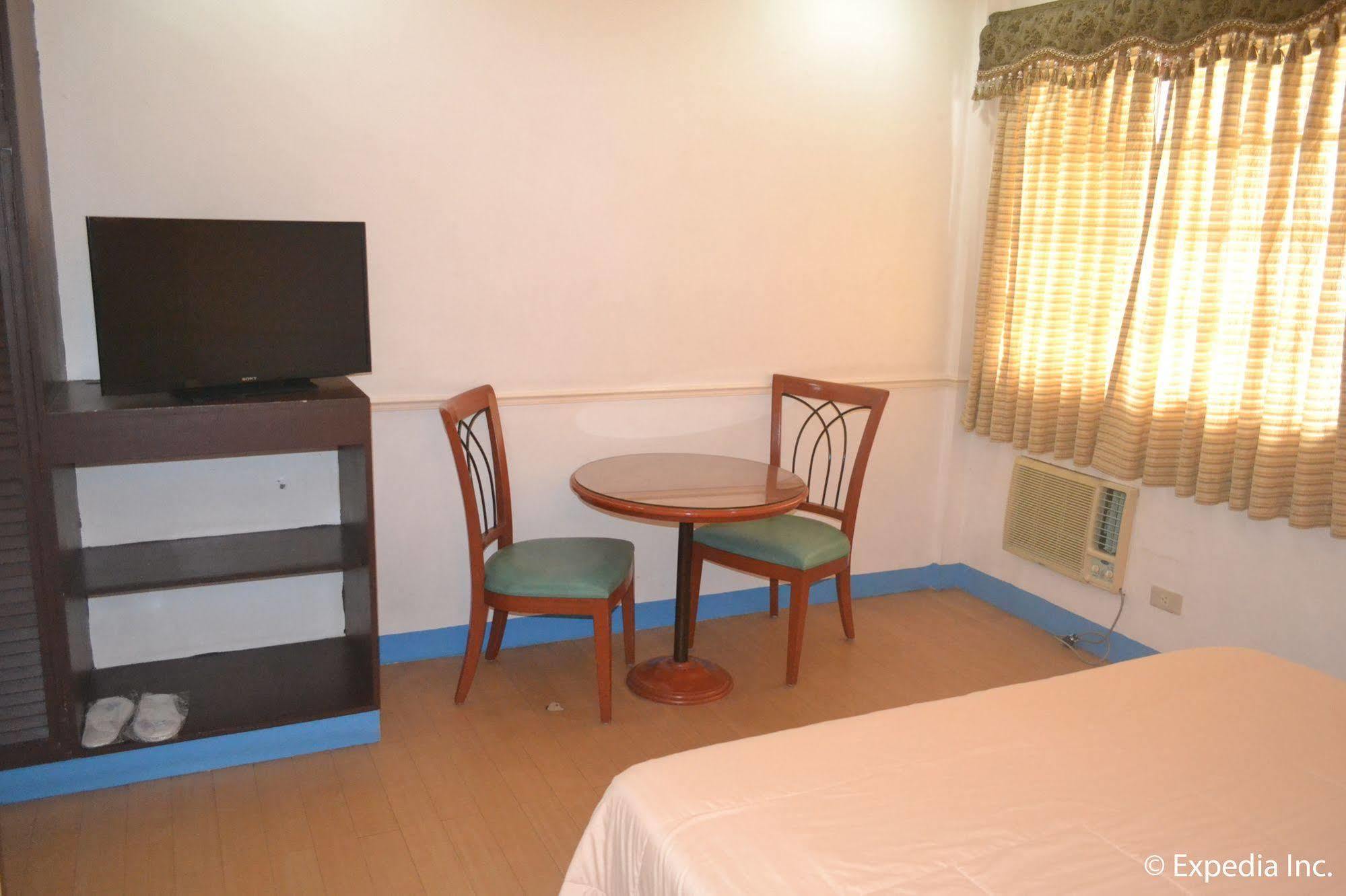 Bliss Hotel Dau Mabalacat Buitenkant foto