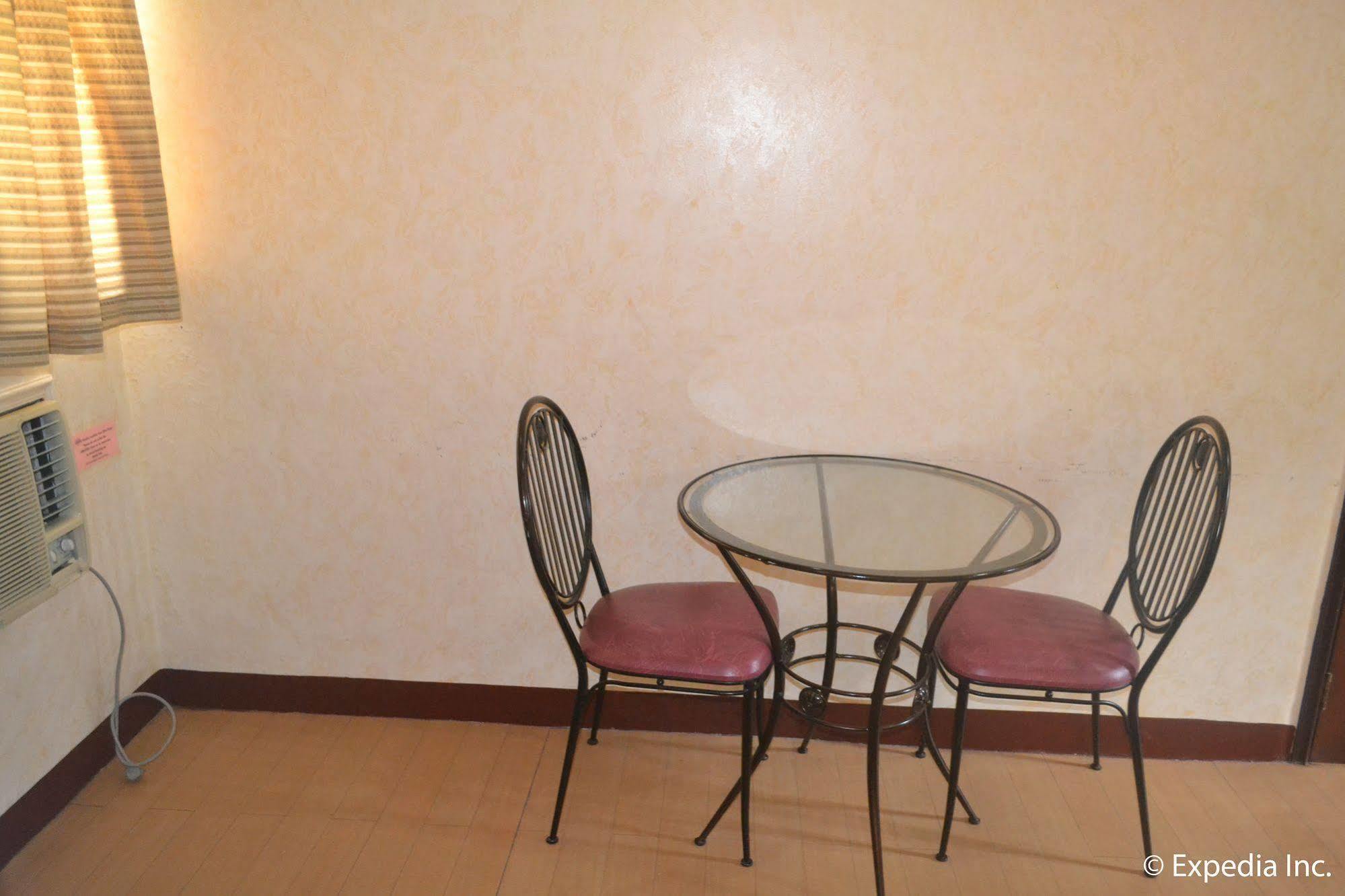 Bliss Hotel Dau Mabalacat Buitenkant foto