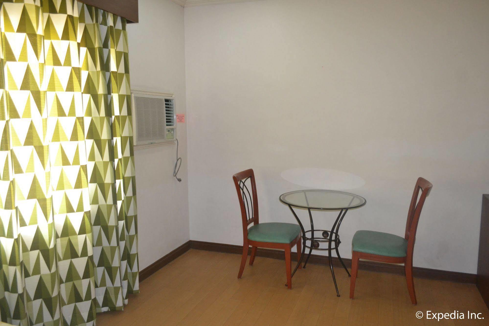 Bliss Hotel Dau Mabalacat Buitenkant foto