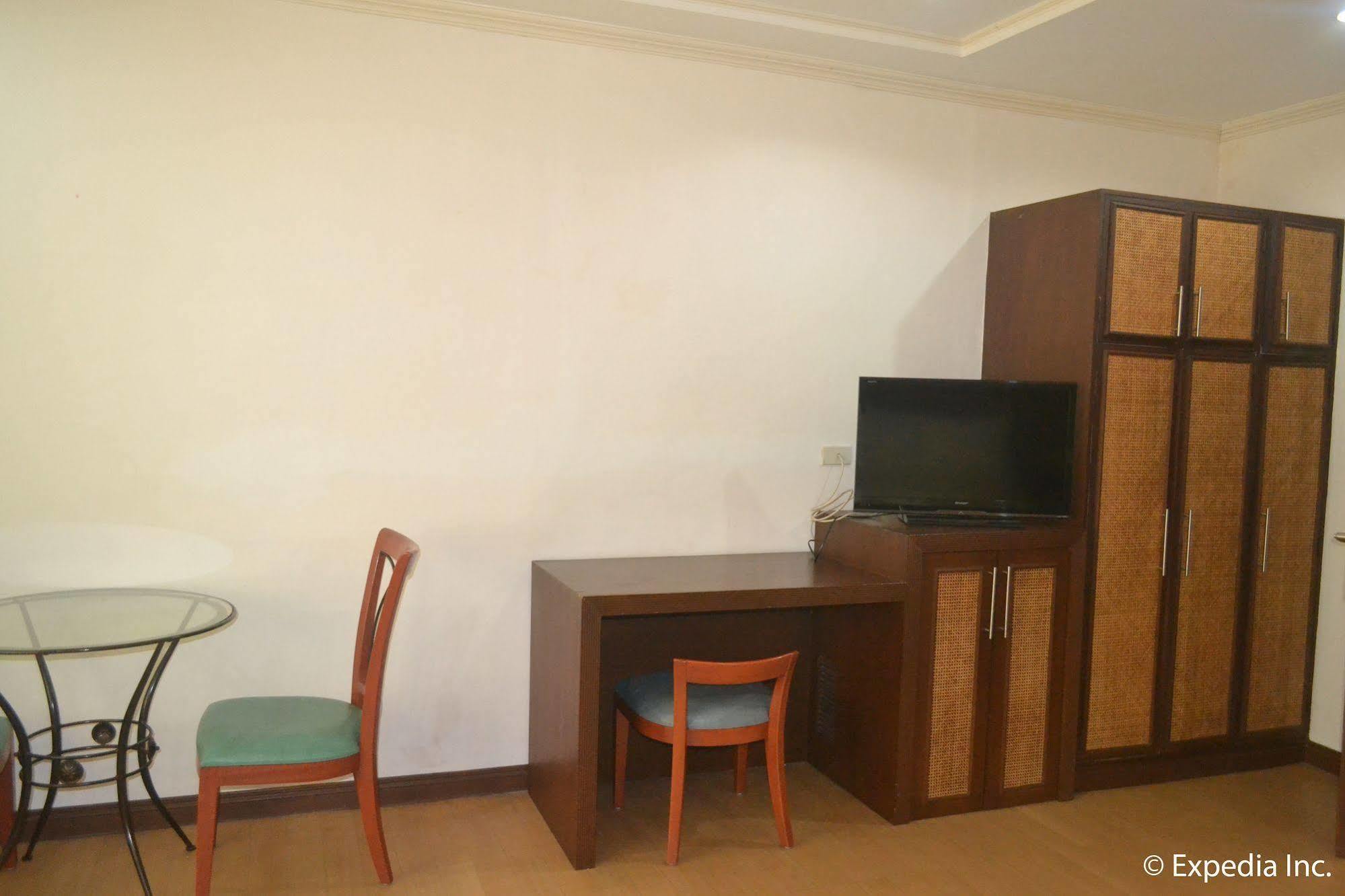 Bliss Hotel Dau Mabalacat Buitenkant foto
