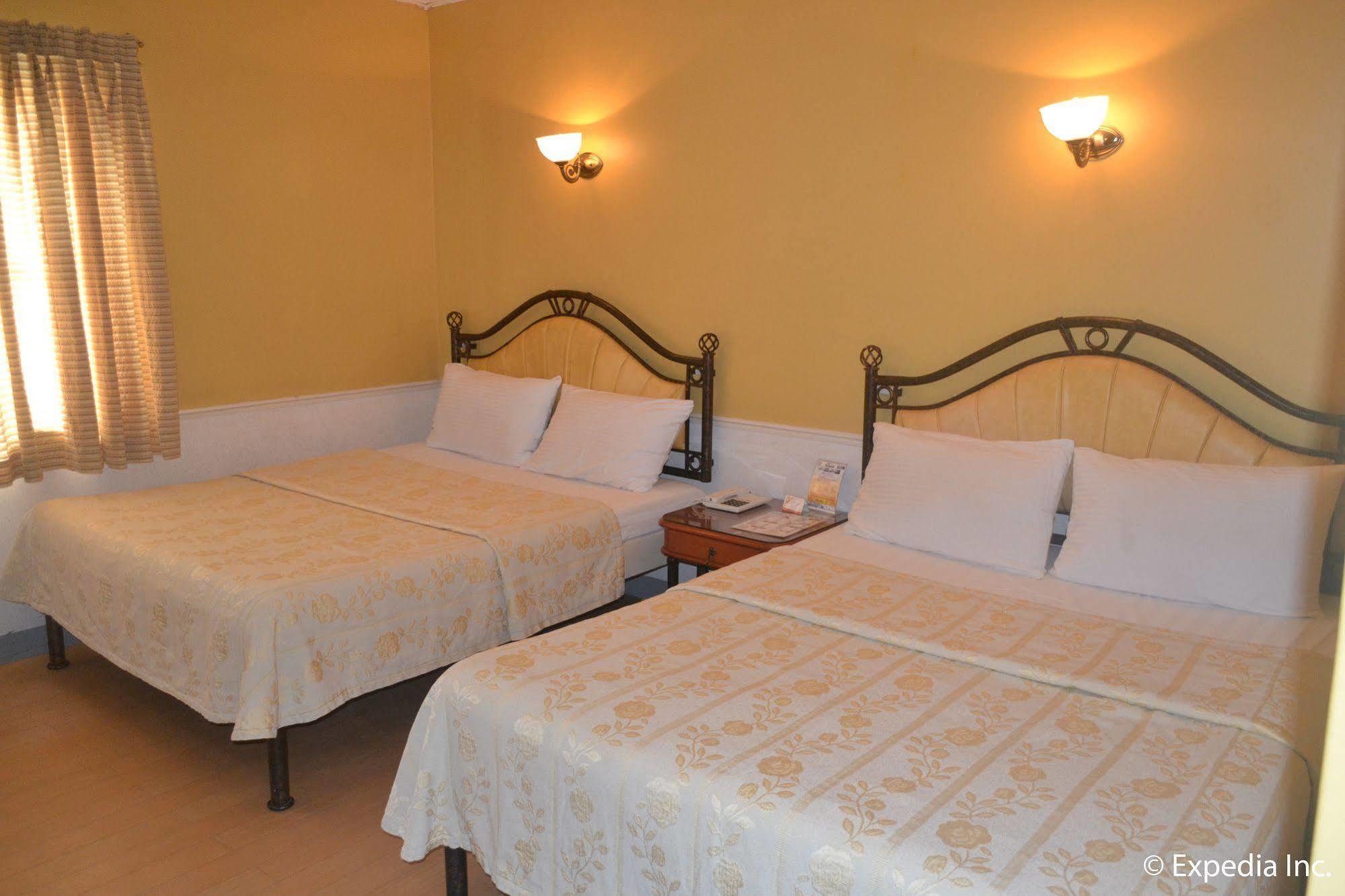 Bliss Hotel Dau Mabalacat Buitenkant foto